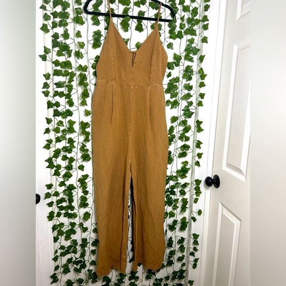 YFB Tan V-Neck Sleeveless Jumpsuit with Relaxed Silhouette YFB - Picture 1 of 4